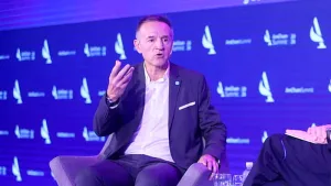 Jorge Sola en AmCham: “La reforma no dará empleo genuino porque falto una mesa de diálogo con un Estado inteligente”