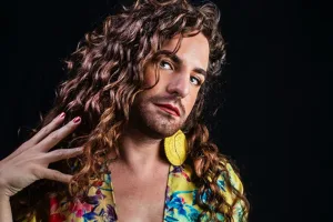 “Quiero construir un mundo amoroso para todes”: La Ferni presenta su manifiesto de identidad y folclore en Rosario