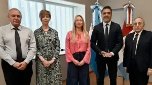 El tribunal que juzgará a los fiscales: la legisladora Julieta Rinaldi, al centro; la jueza del TSJ, Aída Tarditti; y los legisladores Gispert, Torres y Nicolás.