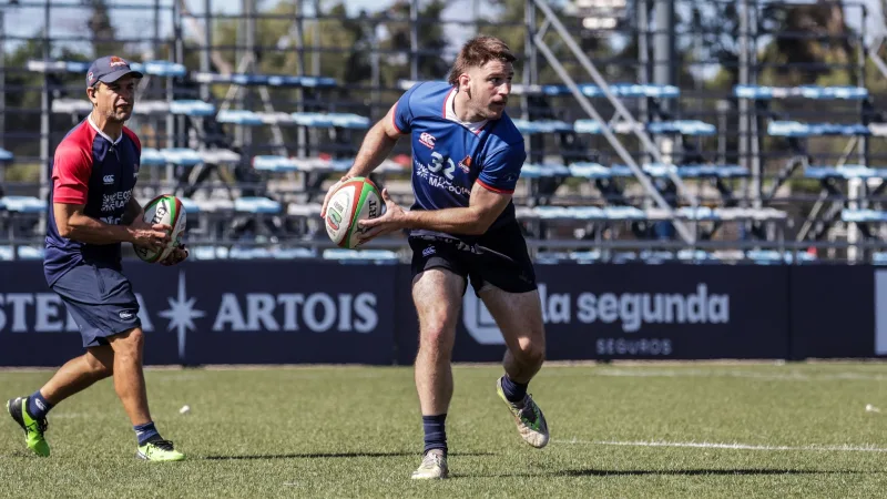 Tomás Malanos se sumó a los entrenamientos de Capibaras XV en el Hipódromo de Rosario
