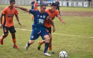 Morning y Adiur igualaron 1-1 en el Clásico del Viaducto bajo la lluvia