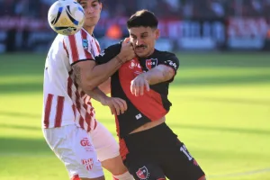 Parejo y peleado: Newell's iguala con Instituto sin goles en un partido caliente