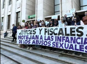 Mujeres contra el proyecto de Losada sobre denuncias de abusos: “Romper el silencio es una victoria colectiva que no pensamos entregar”