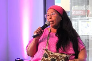 Presentan "Mapic, el árbol que estuvo siempre", un libro con poemas y entrevistas en lengua qom y en castellano