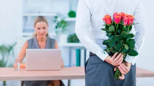 Relaciones laborales: el 57% de los argentinos admite haberse enamorado en la oficina