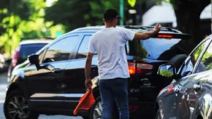 Trapitos, cuida coches
