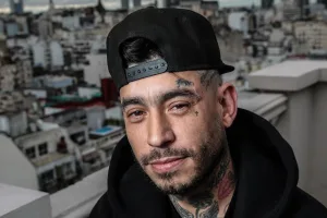 Allanaron la productora de Ulises Bueno en Córdoba: trabajo no registrado y denuncias de empleados  