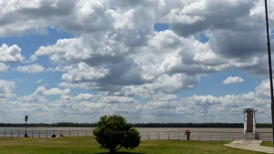 Viernes con buen tiempo en la ciudad de antesala a un finde semana inestable