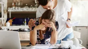 Seis de cada diez hogares, en rojo: crece la morosidad y aprieta la deuda