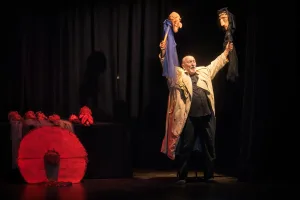 “El duende sobrerudo” se despide de Rosario de la mano de su creador, el maestro Carlos Schwaderer