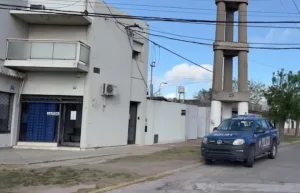 Asalto a la Municipalidad de Fray Luis Beltrán: reducen al personal y roban chequeras