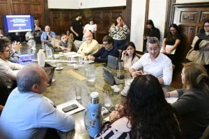 Seisas impulsa en el Concejo la ley contra cuidacoches y abre debate en Rosario