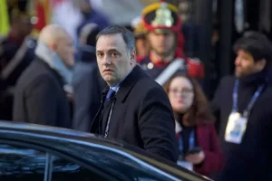 El fiscal avanza en la causa por los vuelos de Adorni y cita a la empresa que pagó los pasajes