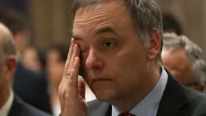 La casta tiene vuelo: la Justicia pidió archivar la denuncia por el viaje de la mujer de Adorni a Nueva York