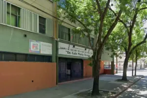 La escuela Drago bajo alerta: investigan la aparición de una bandera amenazante