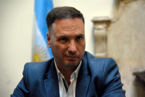 Cambio de etapa: Enrico deja el Senado y sigue como ministro