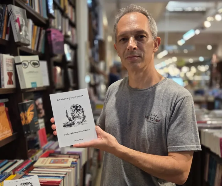 Aldo Ruffinengo presenta “La pluma y la pregunta”, este miércoles, en la Feria del Libro de Rosario