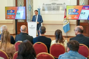 Pullaro presentó una app para que los padres puedan controlar los sitios digitales a los que acceden los menores