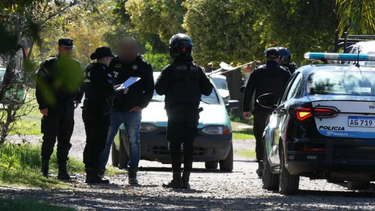 “Cara la jodita”: la reacción del primer padre notificado por el gobierno de Santa Fe por el costo del operativo por amenazas a escuelas