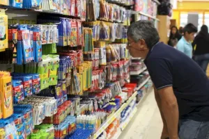 Trabajar no alcanza: el 80% de los argentinos gana menos que lo mínimo para vivir