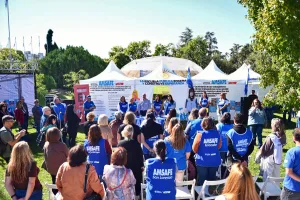 El gremio docente Amsafé instaló en la ciudad de San Lorenzo la carpa blanca itinerante para insistir con sus reclamos laborales