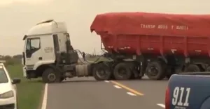 Un camionero fue llevado en helicoptero al Heca tras choque frontal en la ruta provincial 14