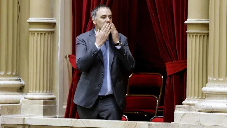 Puesta en escena: Milei, Karina y todo el Gabinete van al Congreso para bancar a Adorni