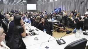 Ley de Glaciares: el oficialismo logró el dictamen para el proyecto pro minería y contaría con el número suficiente para sancionarla