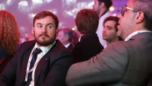 Funcionarios de Toto Caputo, tuiteros y diputados libertarios, beneficiados con créditos millonarios del Banco Nación