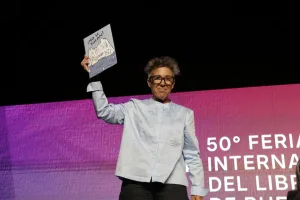 Reunión cumbre: tres escritoras notables abrieron el debate en la Feria del Libro porteña con una charla atravesada por política y literatura