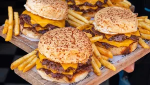 Crean la Cámara de Hamburgueseros de Rosario y lanzan promoción de hamburguesas a 1.000 pesos 