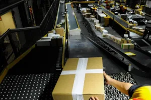 Importar por monedas, vender por fortunas: el fenomenal negocio de las marcas que dejan de fabricar