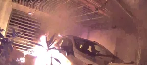 Echesortu: prendieron fuego el portón de un edificio y dejaron una nota mafiosa