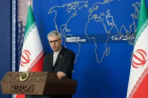 Irán advierte que el bloqueo de Estados Unidos en el estrecho de Ormuz podría romper el alto al fuego