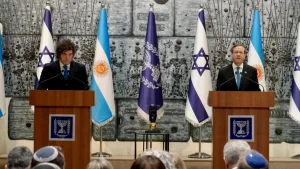 La violencia avanza: en Israel, Milei justificó la guerra contra Irán y dijo que con "determinadas culturas no se puede convivir"