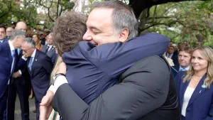 Todos se arrojan sobre la granada Adorni: Milei lo lleva este miércoles a la reunión de empresarios de Estados Unidos en Argentina