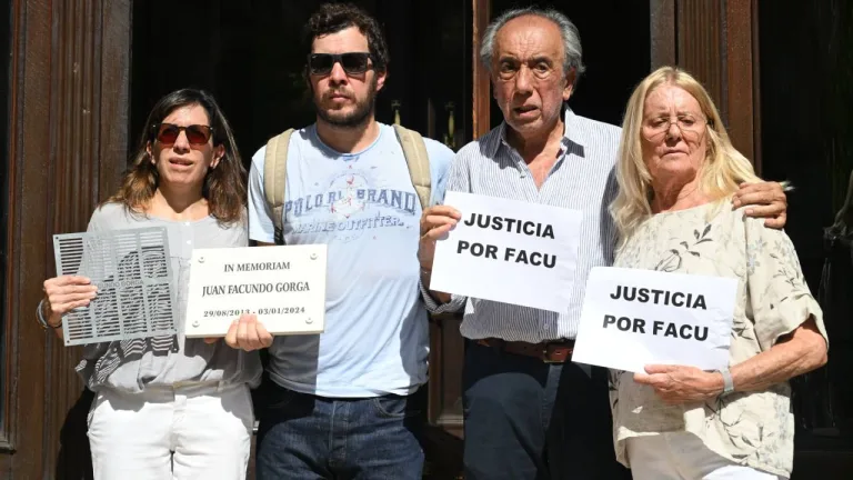 Un informe de la UNR reveló las graves fallas que presentaba la pileta del Jockey Club donde murió Facu Gorga