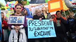 Discapacidad: masiva marcha en contra de la nueva ley impulsada por el gobierno de Milei