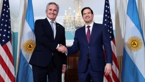 EE.UU. ordenó a sus embajadas combatir la "propaganda antiamericana" usando X y operaciones psicológicas militares