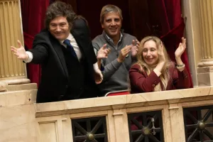 Lo que se vio y lo que no se vio del “Adornipalooza”: los balcones militantes, el aplausómetro y los insultos