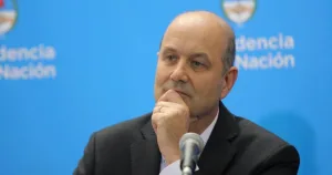 Sturzenegger amenaza con pasar la motosierra en el SMN y echar al 85% del personal