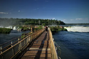 Cerró la empresa que construyó las pasarelas de las Cataratas del Iguazú y 30 empleados quedaron en la calle