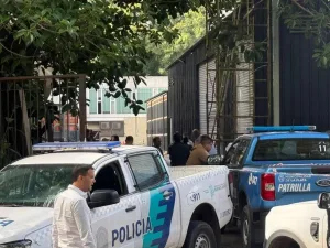 Giro en el caso de la bebé hallada muerta en La Plata: detuvieron a la madre y la acusan de homicidio
