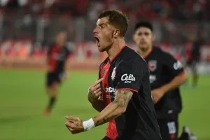 Un punto para estirar la racha: Newell's levantó una desventaja e igualó 1-1 con Instituto