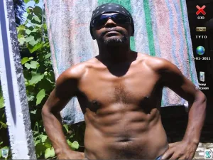 Quién era Mike Dee, el rapero que fue hallado enterrado en su casa de Morón