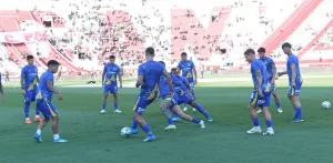 Arrancó en Parque Patricios: Central, con algo de rotación en el once, ya juega con Huracán