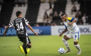 Llegó la primera alegría copera: Central se hizo fuerte en Asunción y superó a Libertad por la mínima