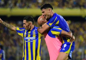 Final del primer tiempo en el Gigante: con gol de Alejo Veliz, Central derrota a Sarmiento