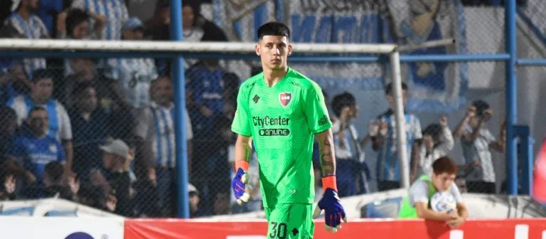 Panorama rojinegro: frente al bajo nivel de Williams Barlasina, Josué Reinatti tendría su chance de custodiar el arco de Newell's