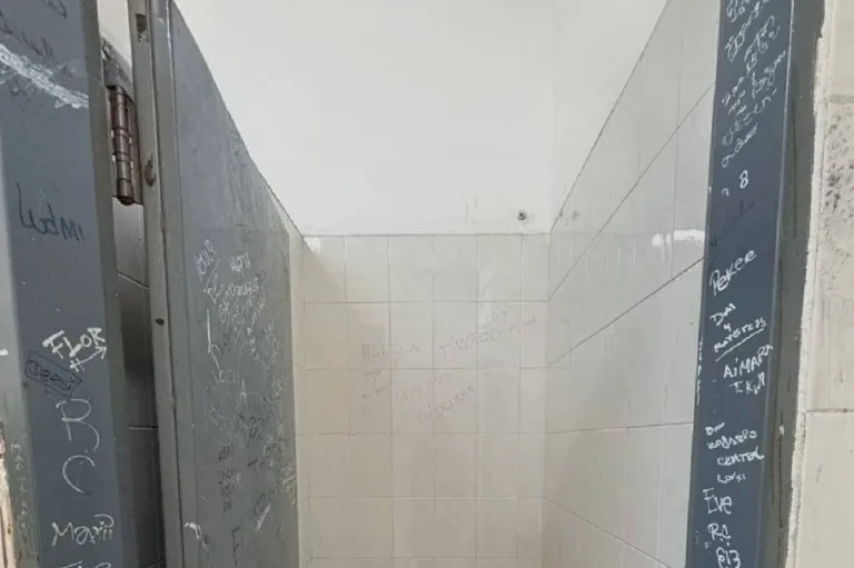 Dos escuelas rosarinas aparecieron con escritos sobre nuevas amenazas de ataques